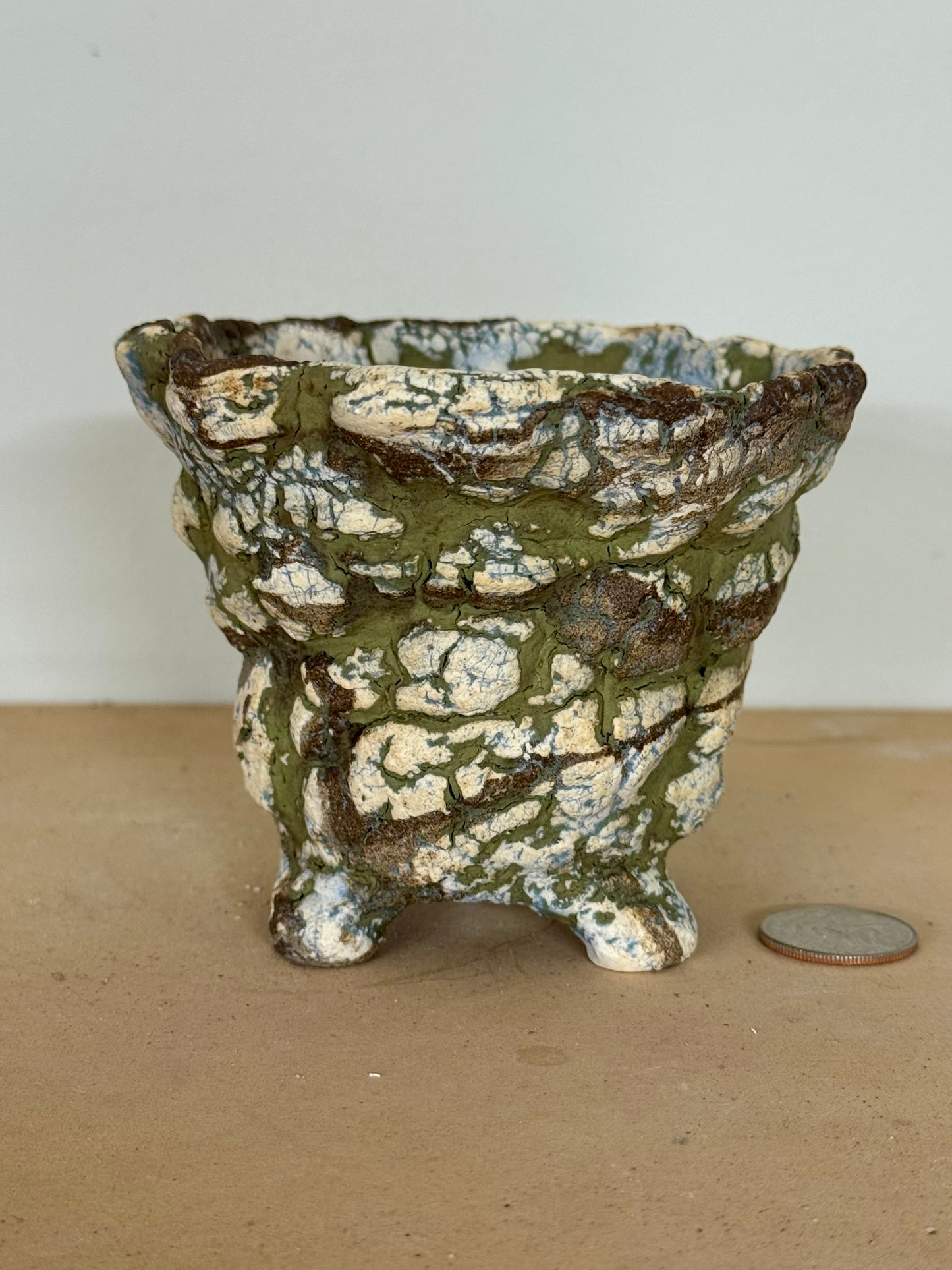 Earthy w/ legs - 4.25 x 3.5”