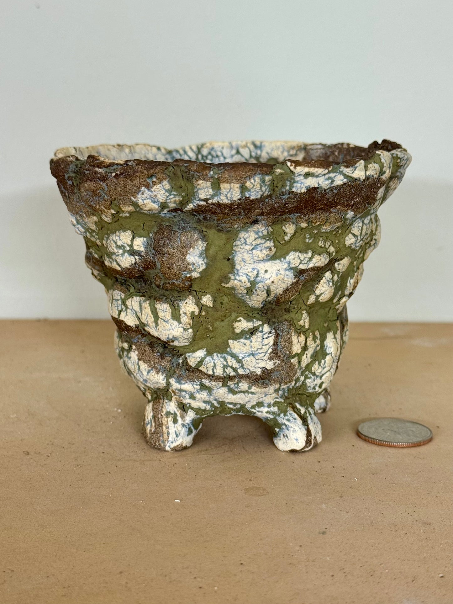 Earthy w/ legs - 4.25 x 3.5”