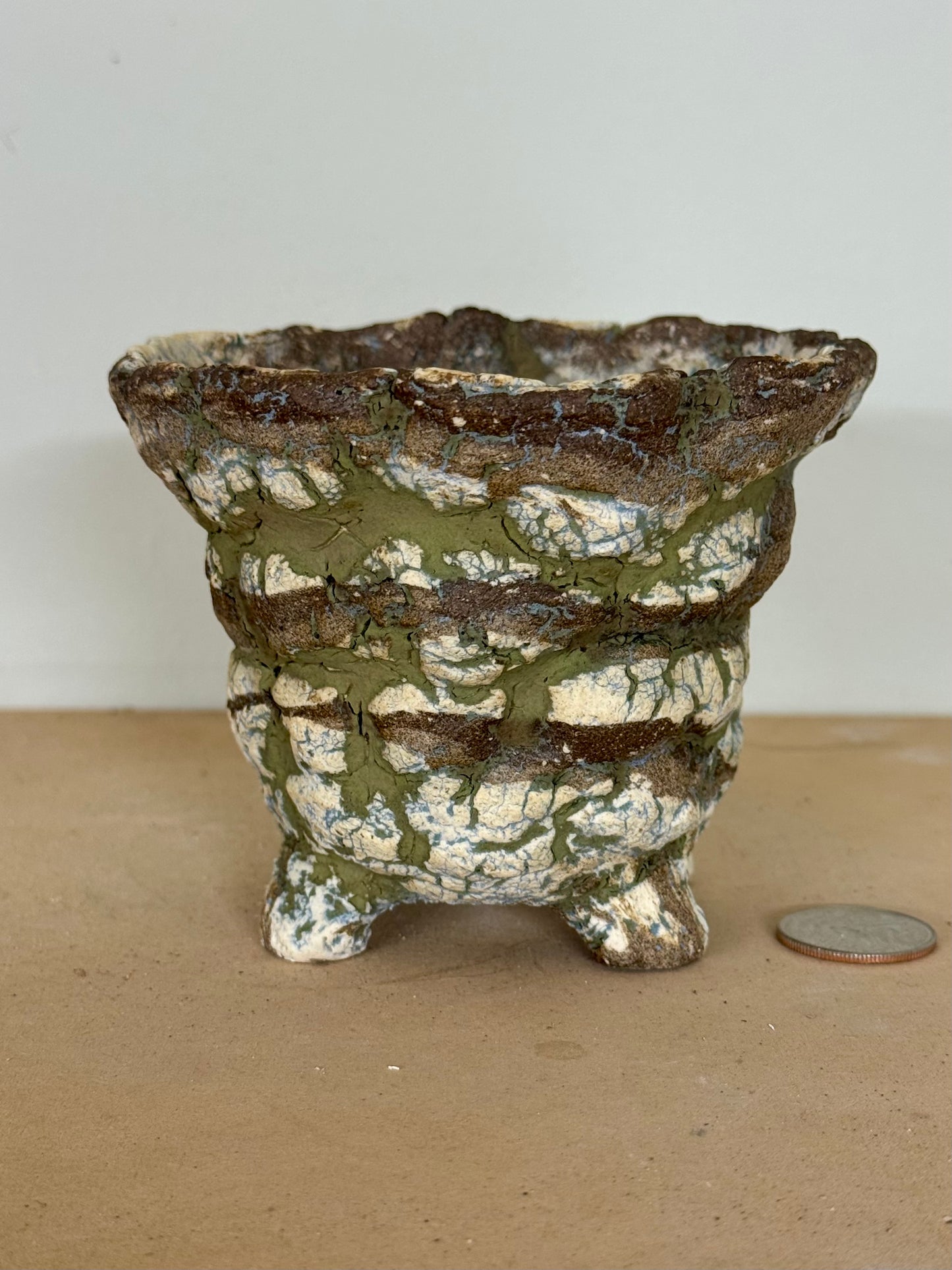Earthy w/ legs - 4.25 x 3.5”