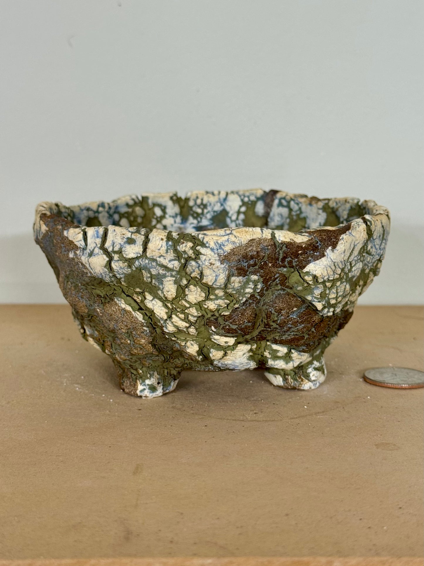 Earthy w/ legs - 4.75 x 2.25”