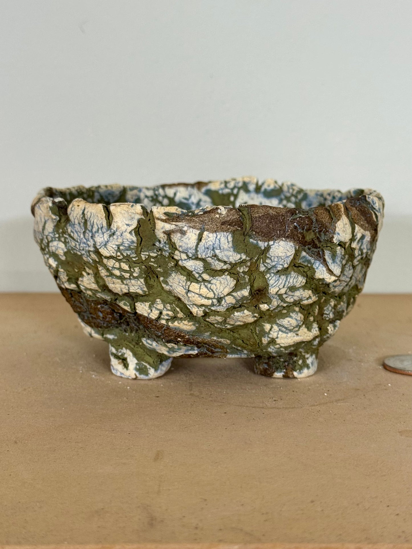 Earthy w/ legs - 4.75 x 2.25”